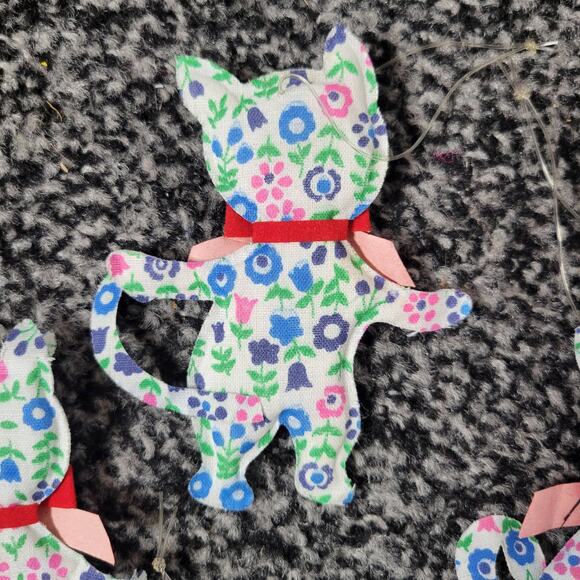 Vintage Kitschy Floral Kitty Cat Christmas Tree Ornaments, set of 4 - Picture 9 of 12